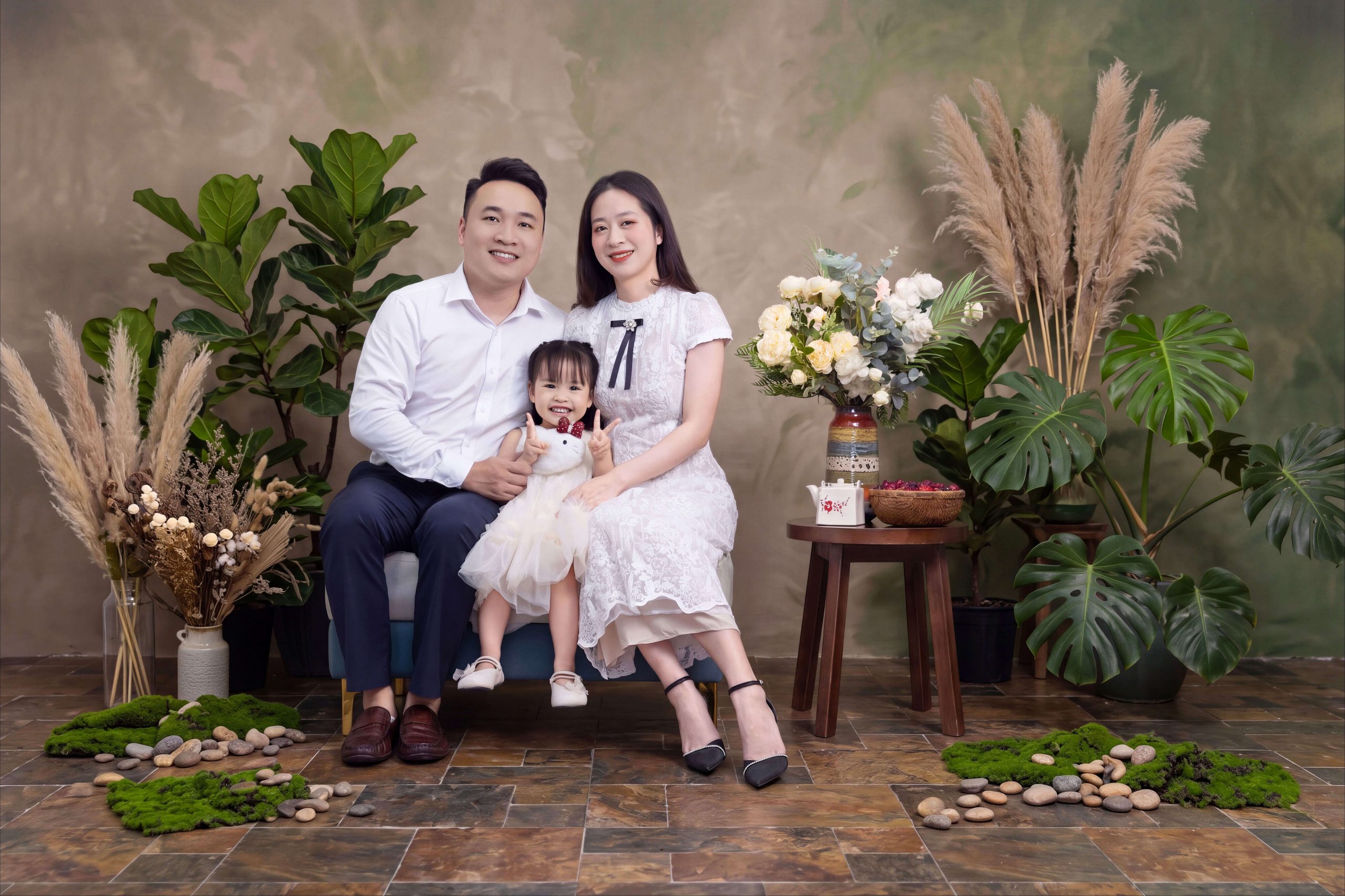 Cherished Family Connections: Heartwarming Family Photoshoot Services in Vietnam