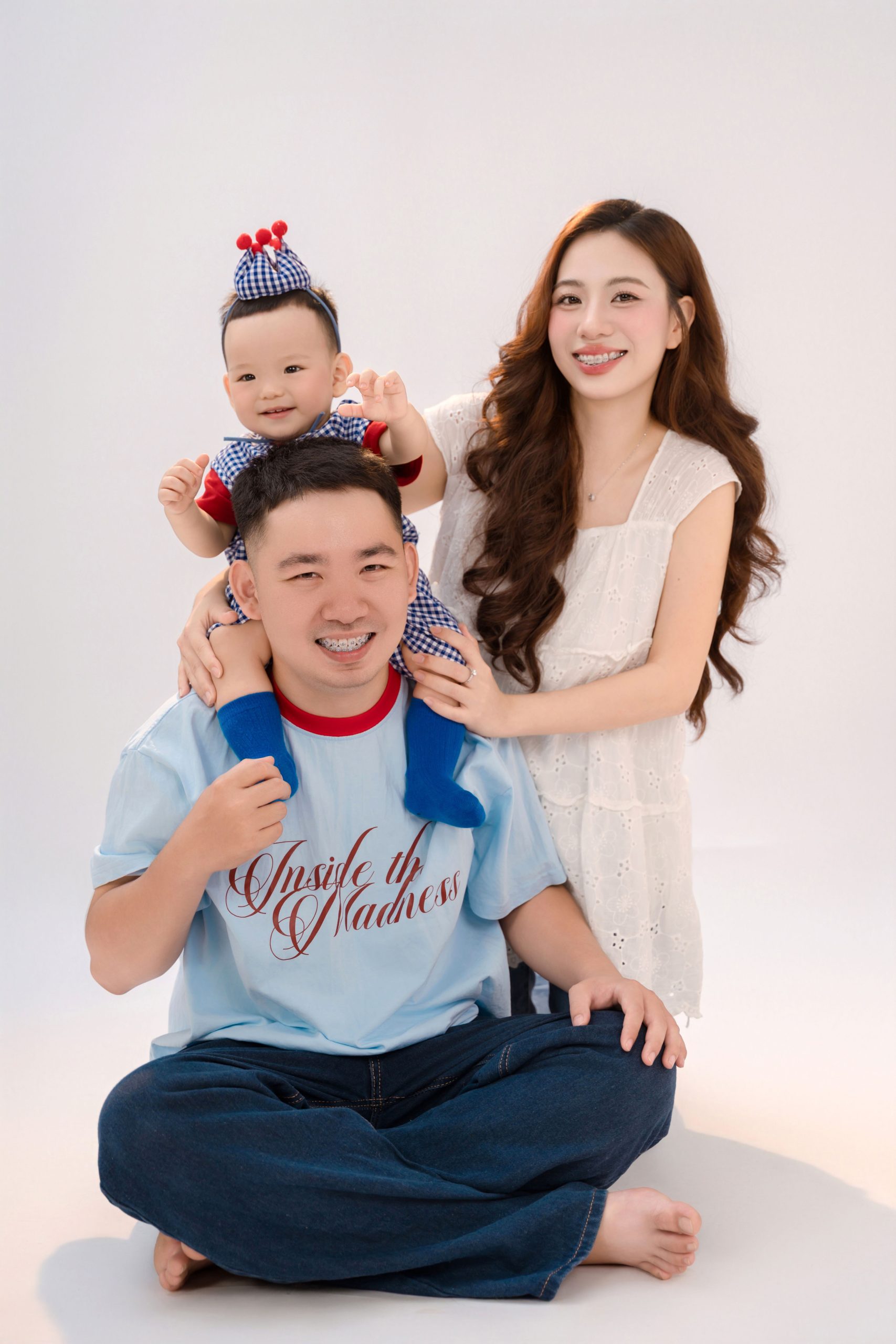 Cherished Family Connections: Heartwarming Family Photoshoot Services in Vietnam