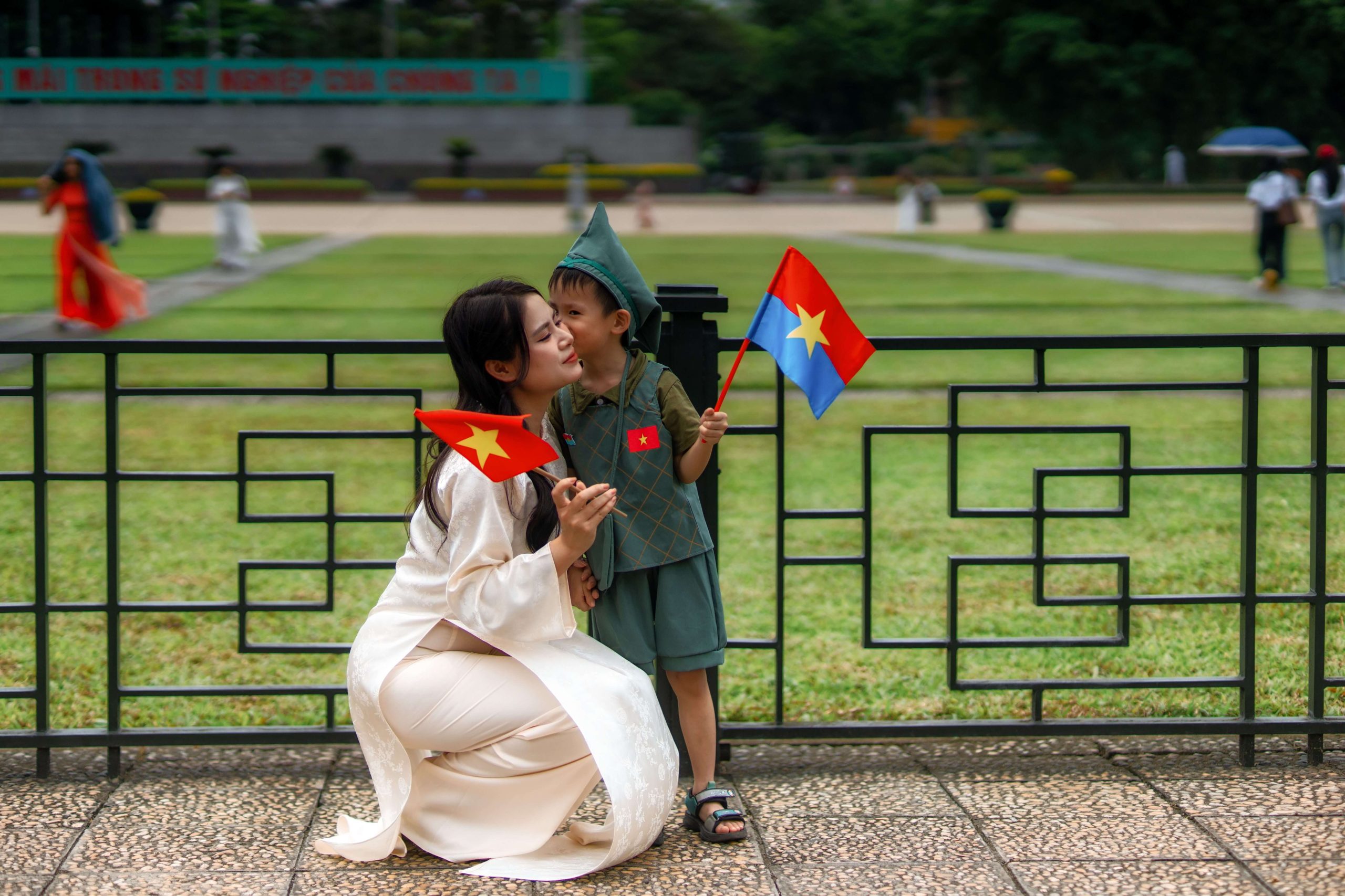 Cherished Family Connections: Heartwarming Family Photoshoot Services in Vietnam