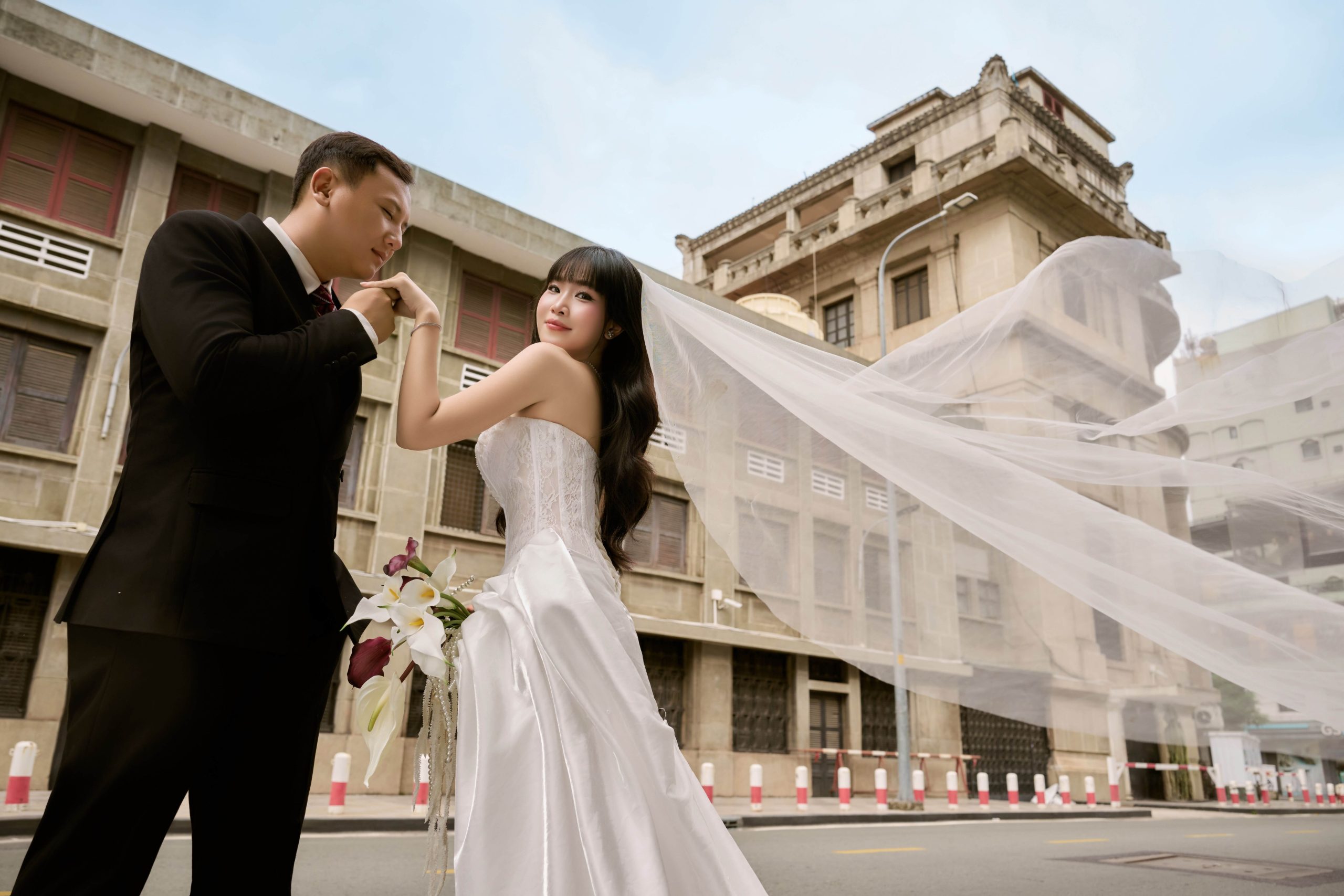Unrivaled Elegance and Glamour: Exclusive Luxury Prewedding Shoots in Vietnam