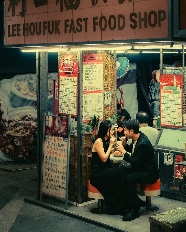 The Pulse of City Life: Expressive Street Photography Tours in Vietnam