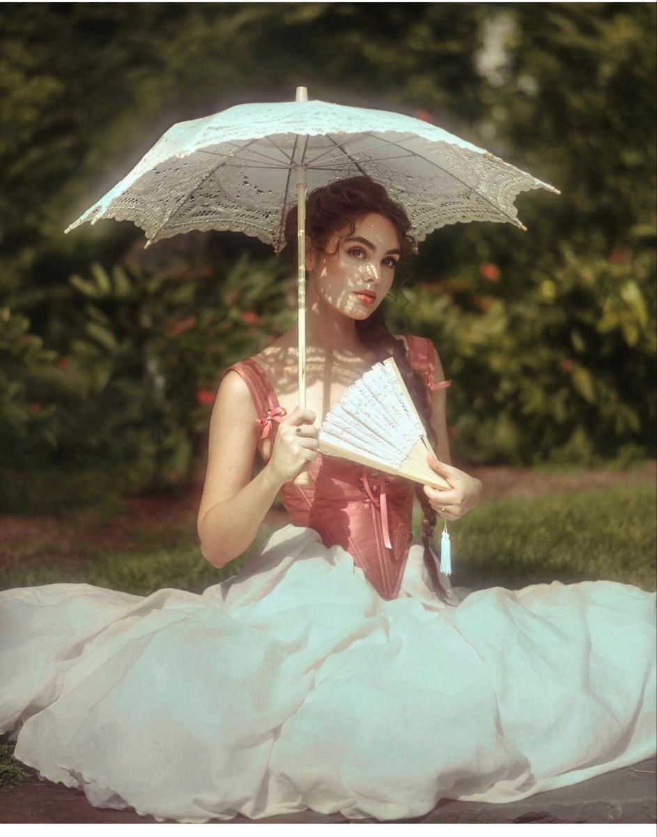 Classic Retro Charm: Stylish Vintage Car Photoshoot Concepts in Vietnam